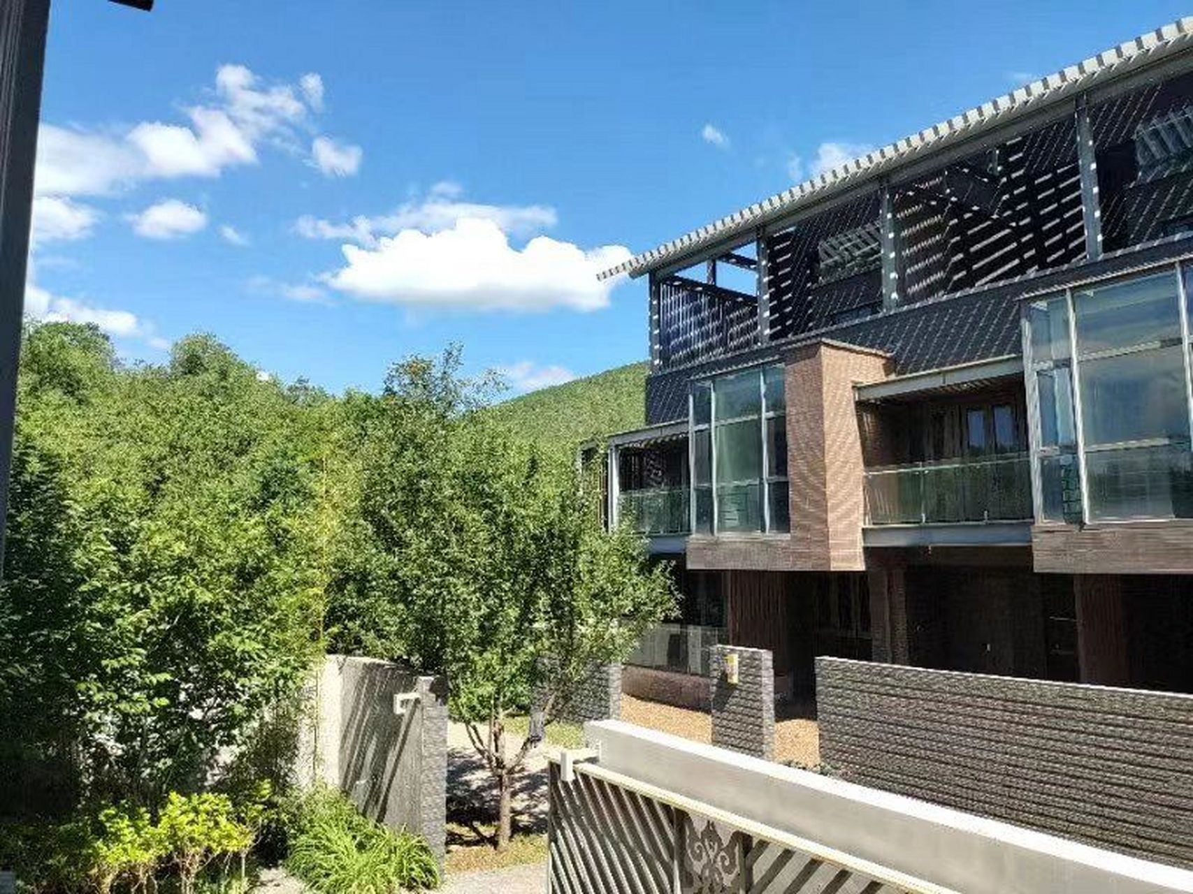 门头沟潭柘寺平层别墅345万,送花园,露台 61 择址西山潭柘寺,依托