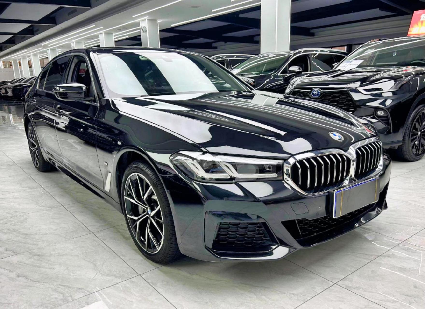 宝马5系 2021款 530li 尊享型 m运动套装 可分期,最低首付 5xxxx !