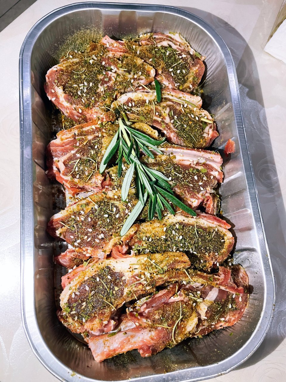 从来没有吃过羊肉,鼓起勇气试了一下山姆的羊排居然有点意外的好吃,一