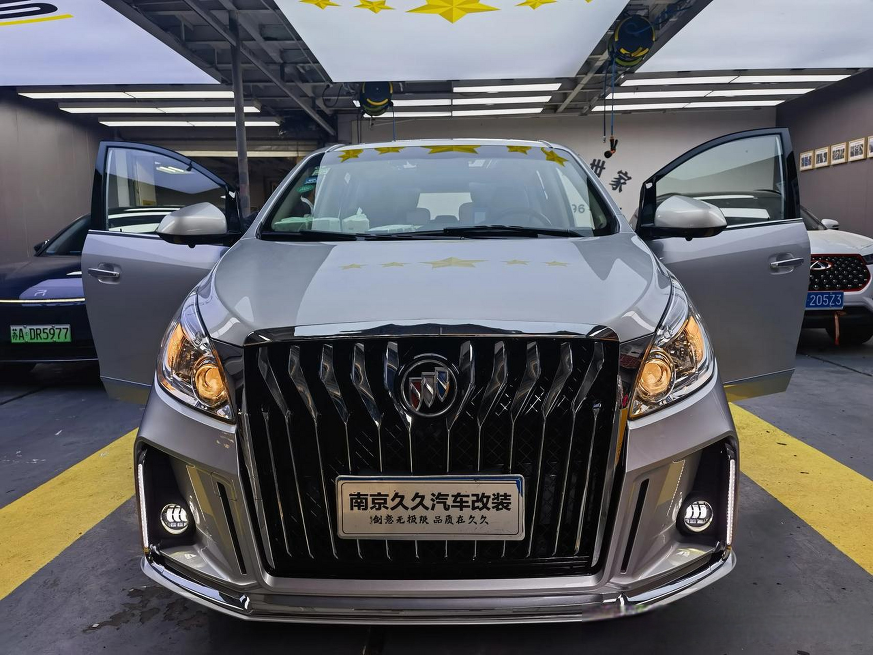 老款别克gl8 25s, 内外升级改装,前后大包围,座椅包覆,通风加热改电动