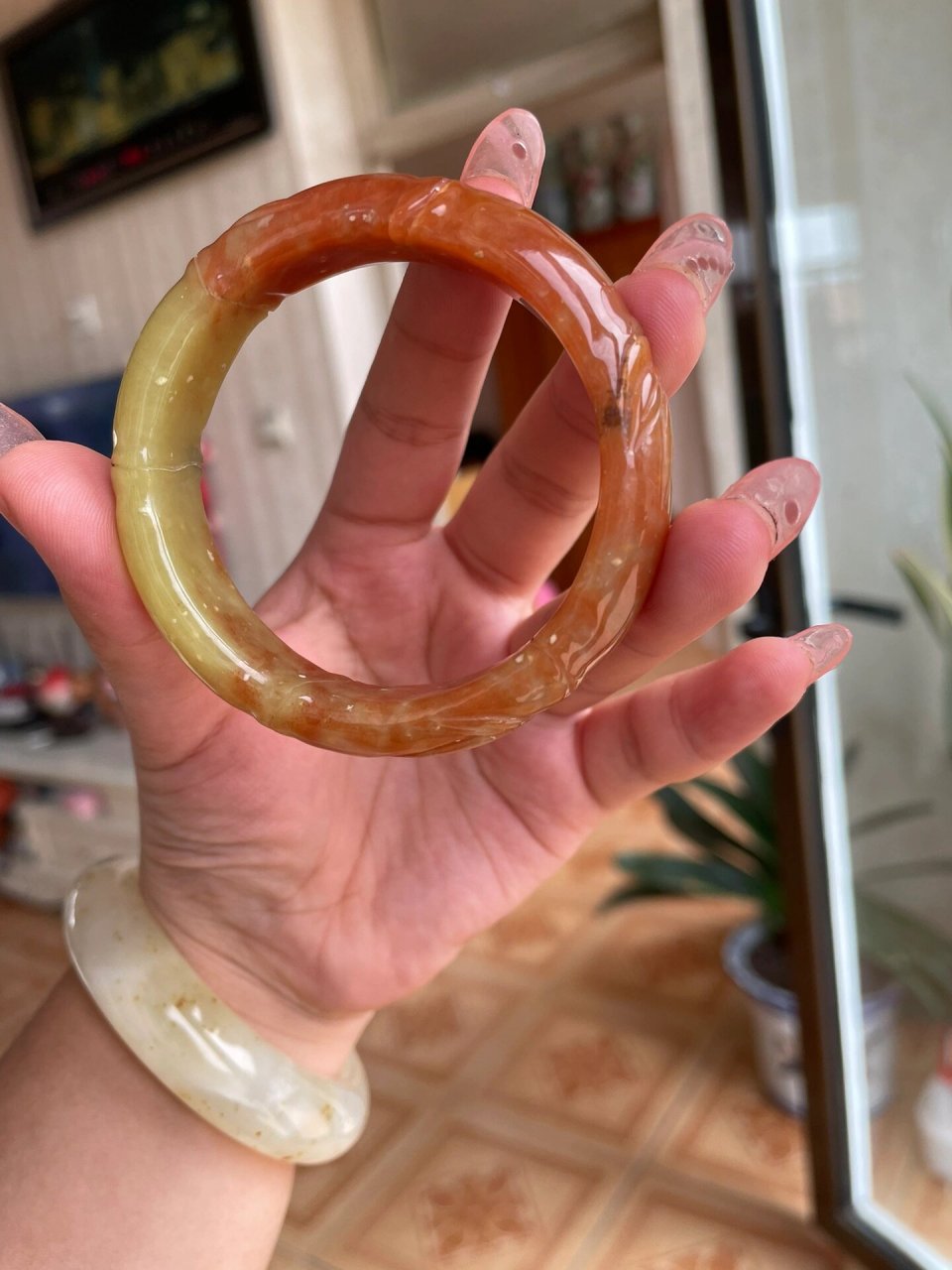 辽阳红 虽然它好小但是我好爱#岫玉手镯# #辽阳# #辽阳红# #辽阳红