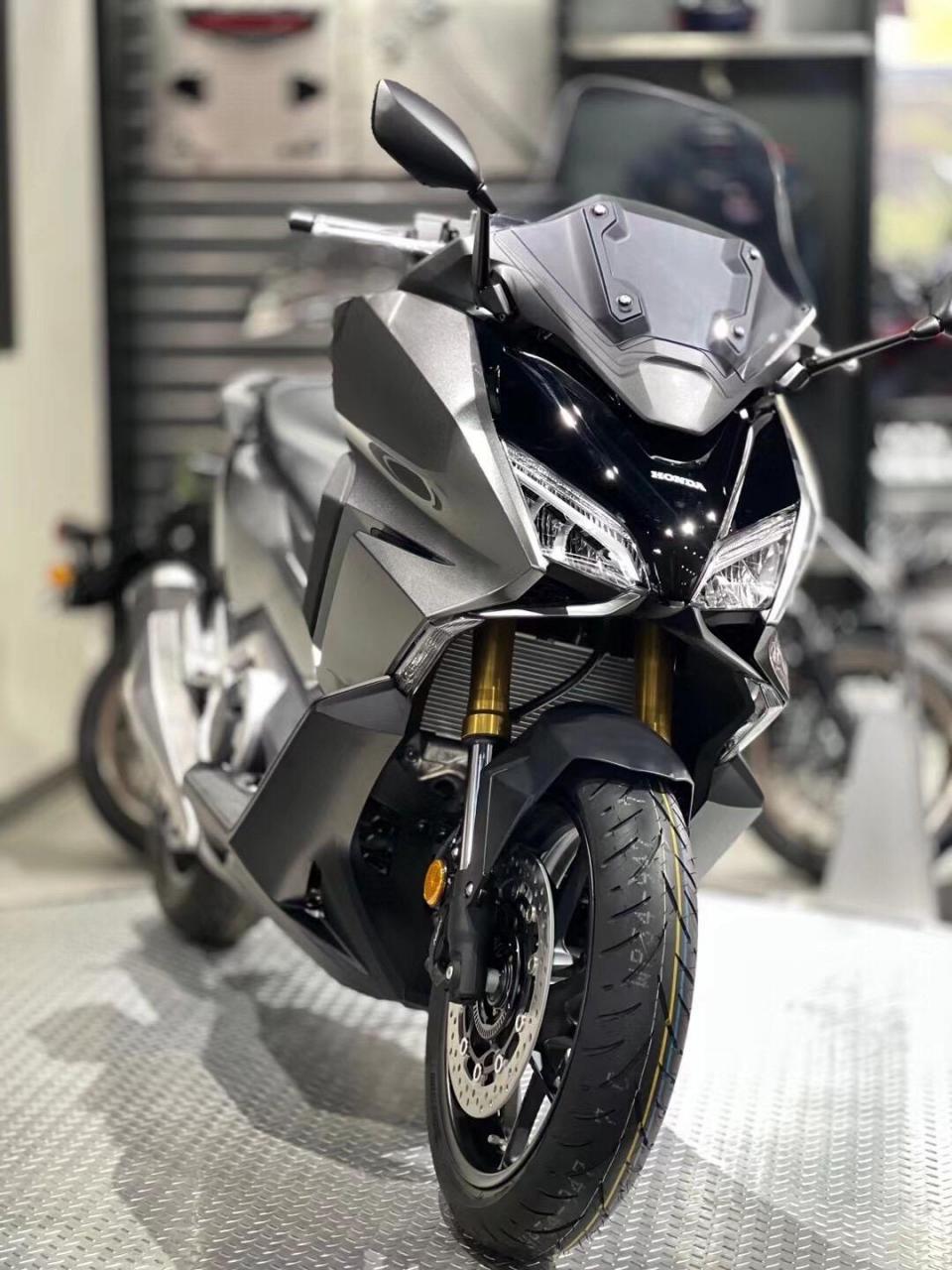 本田佛沙750 23本田佛沙750,整车日本原装进口,配备750cc水冷双缸