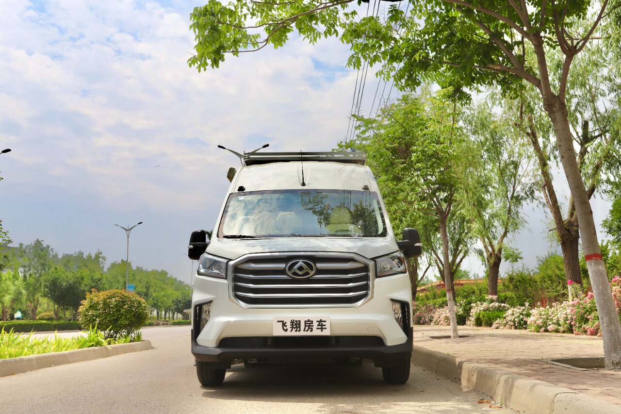 藏不住了7515 7515 7515飞翔b型房车天花板 大通v90