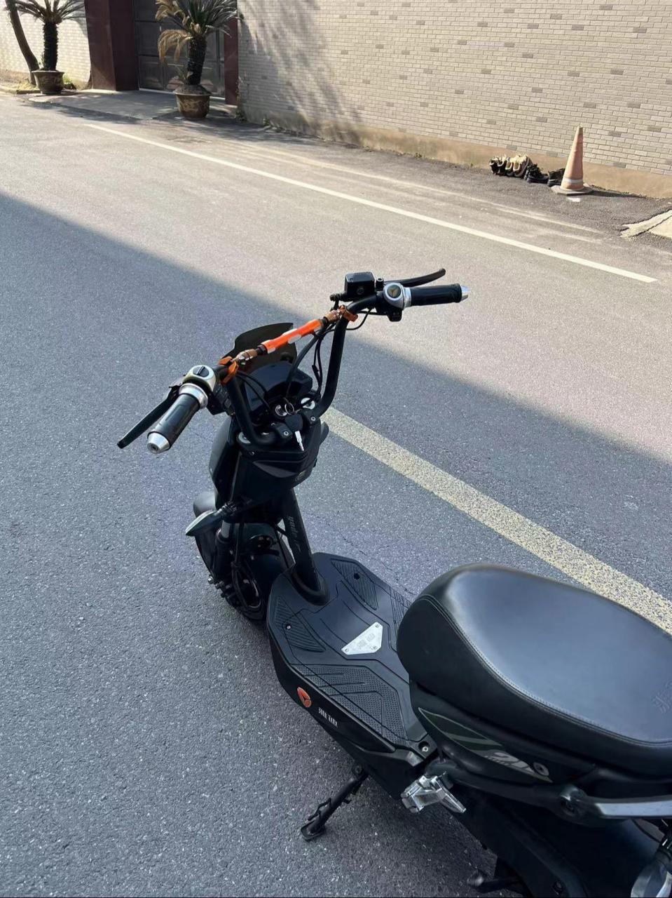 雅迪战警高速电摩72v车架 车况精品,  全新超微石墨烯电池续航70公里