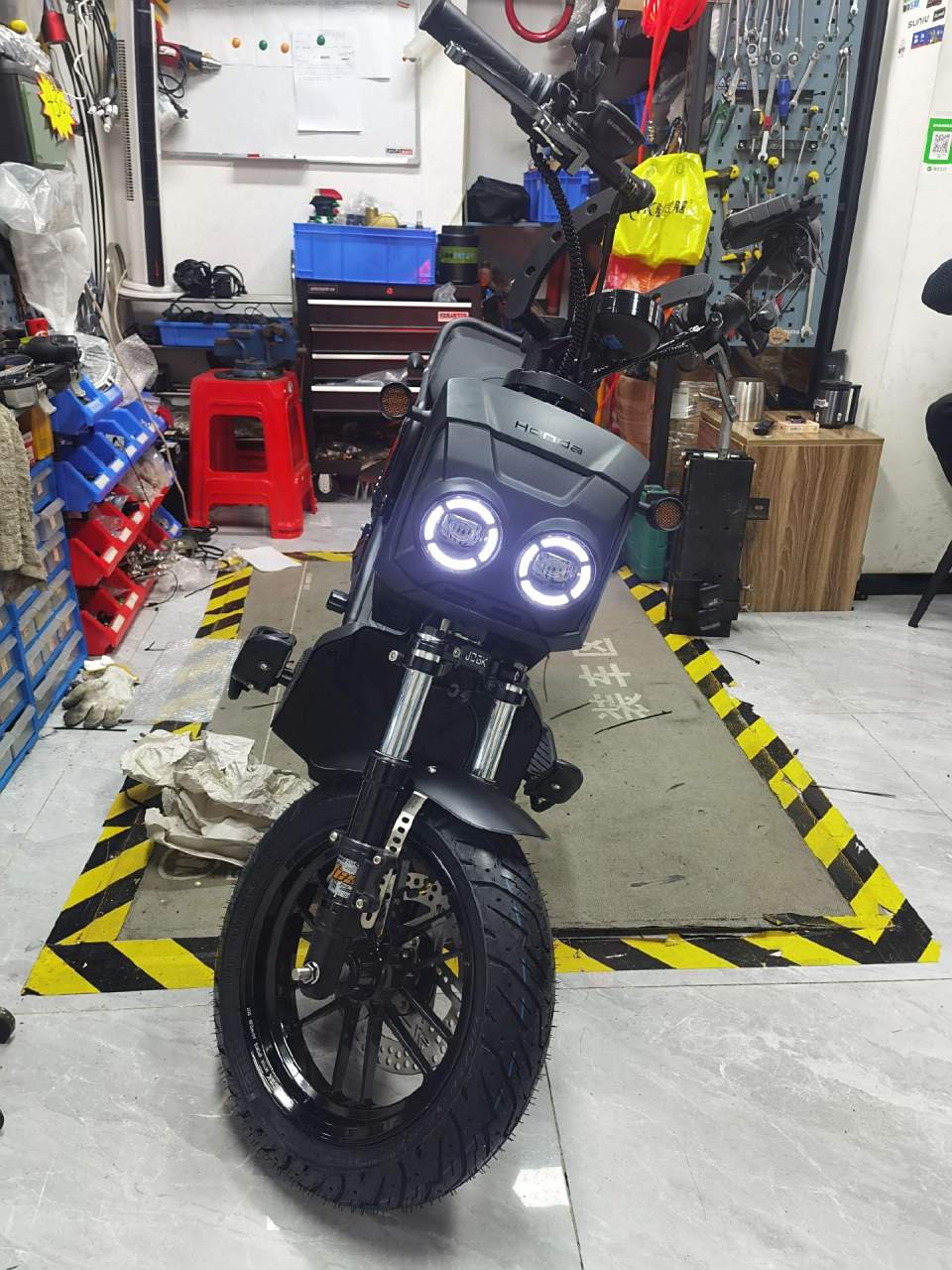 五羊本田黑色祖玛.