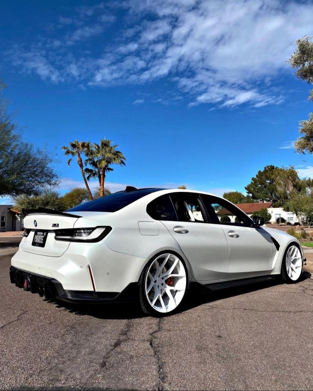 宝马m3 白底毒液尾灯,实物比图片更有质感,有需要的车友欢迎咨询.