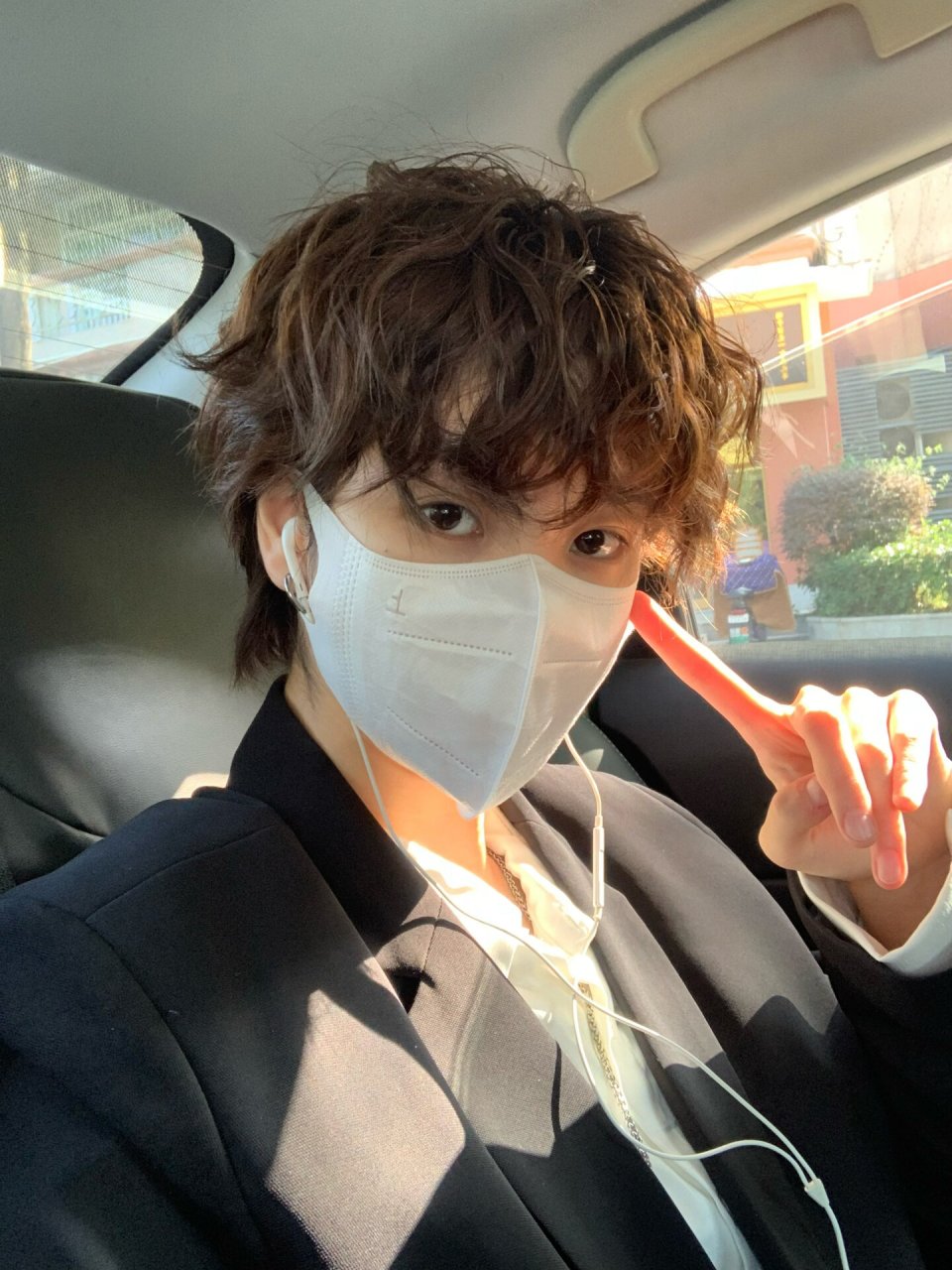 这是什么发型? 冷烫还是热烫?什么发质可以烫?什么脸型适合烫?