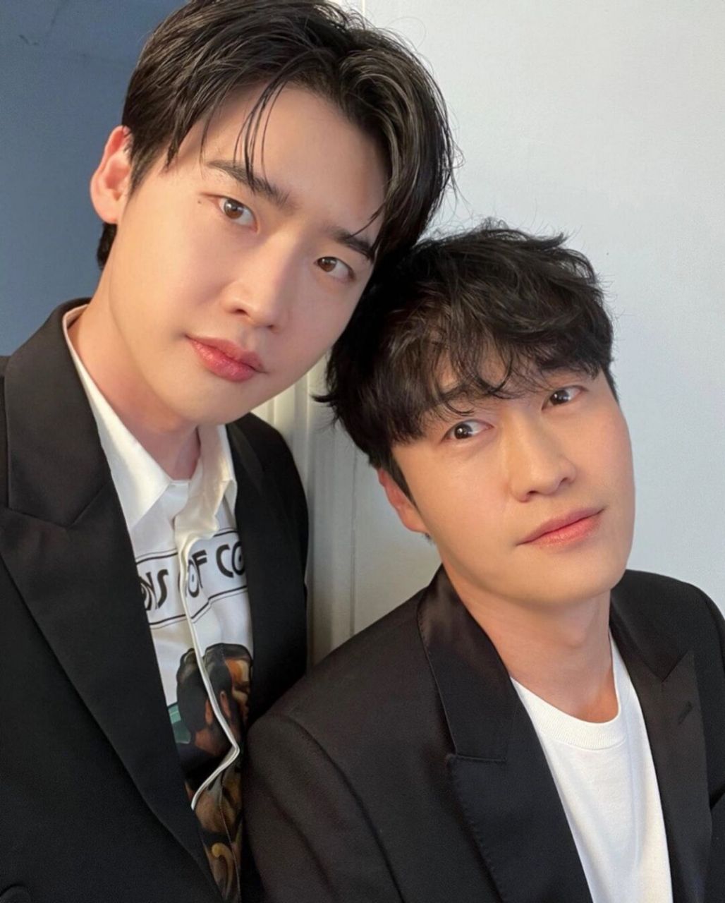 6/14李钟硕更新ins动态 经常和西柚的合照 #人间理想李钟硕# #李钟硕