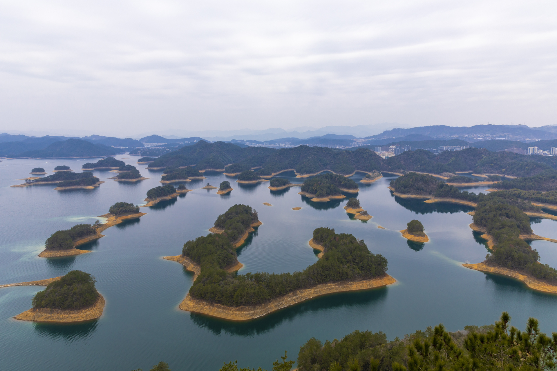 千岛湖 秘境|千里江山图|假期旅游攻略   93千岛湖简介: 97千岛湖