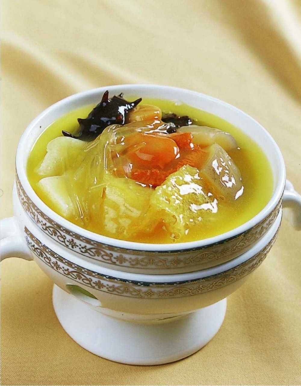 佛跳墙: 佛跳墙又名福寿全,是福建省福州市的一道特色名菜,属闽菜系