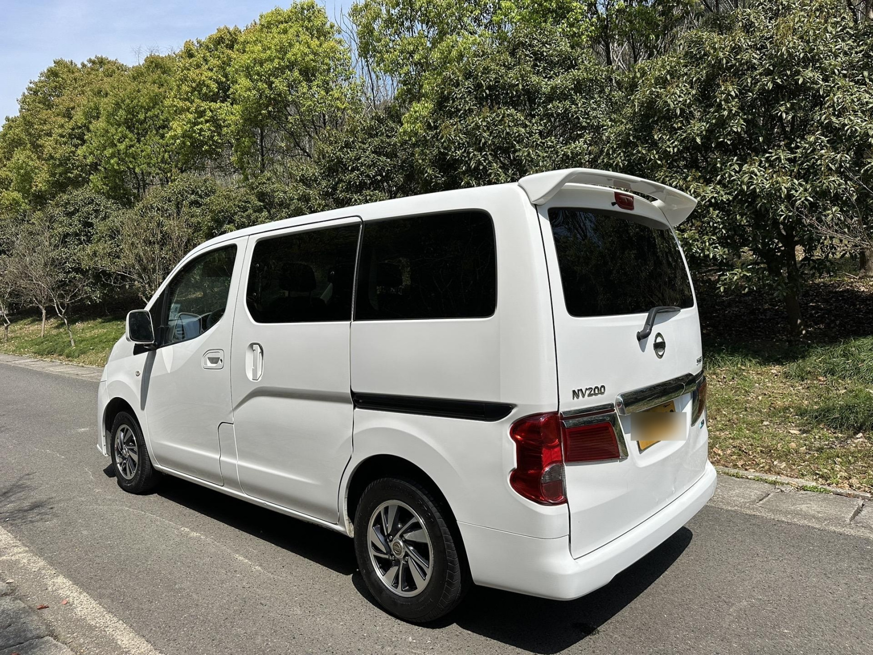 18年12月尼桑nv200自动挡面包车一手车,6.5万公里