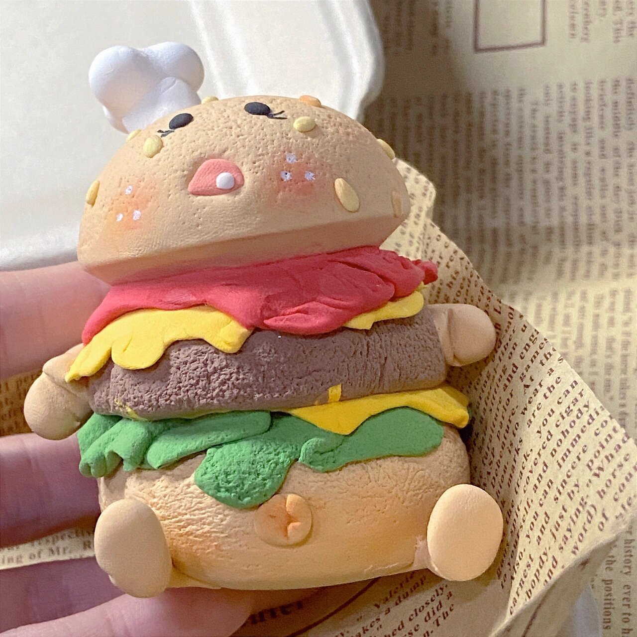 到一张很可爱的汉堡92图,就想着复刻出来～ 7015材料:超轻粘土