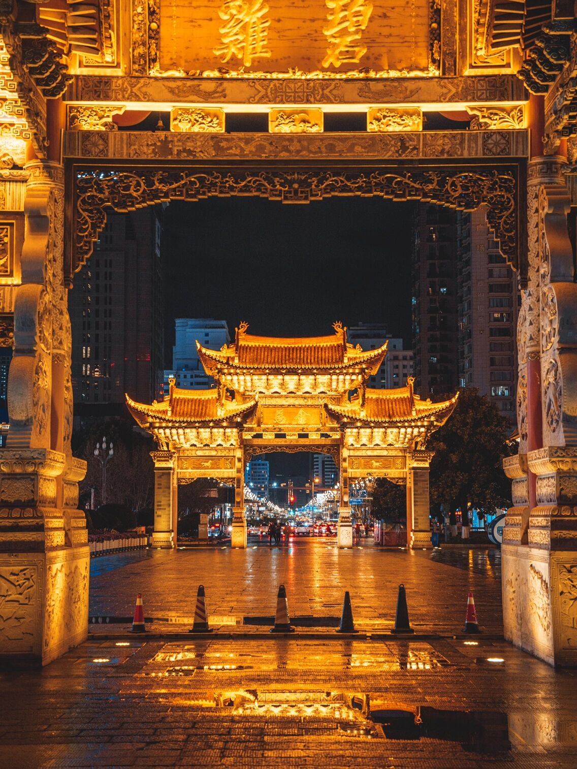 昆明最美古风夜景75精美璀璨的金马碧鸡坊 如果说昆明只认一个地标