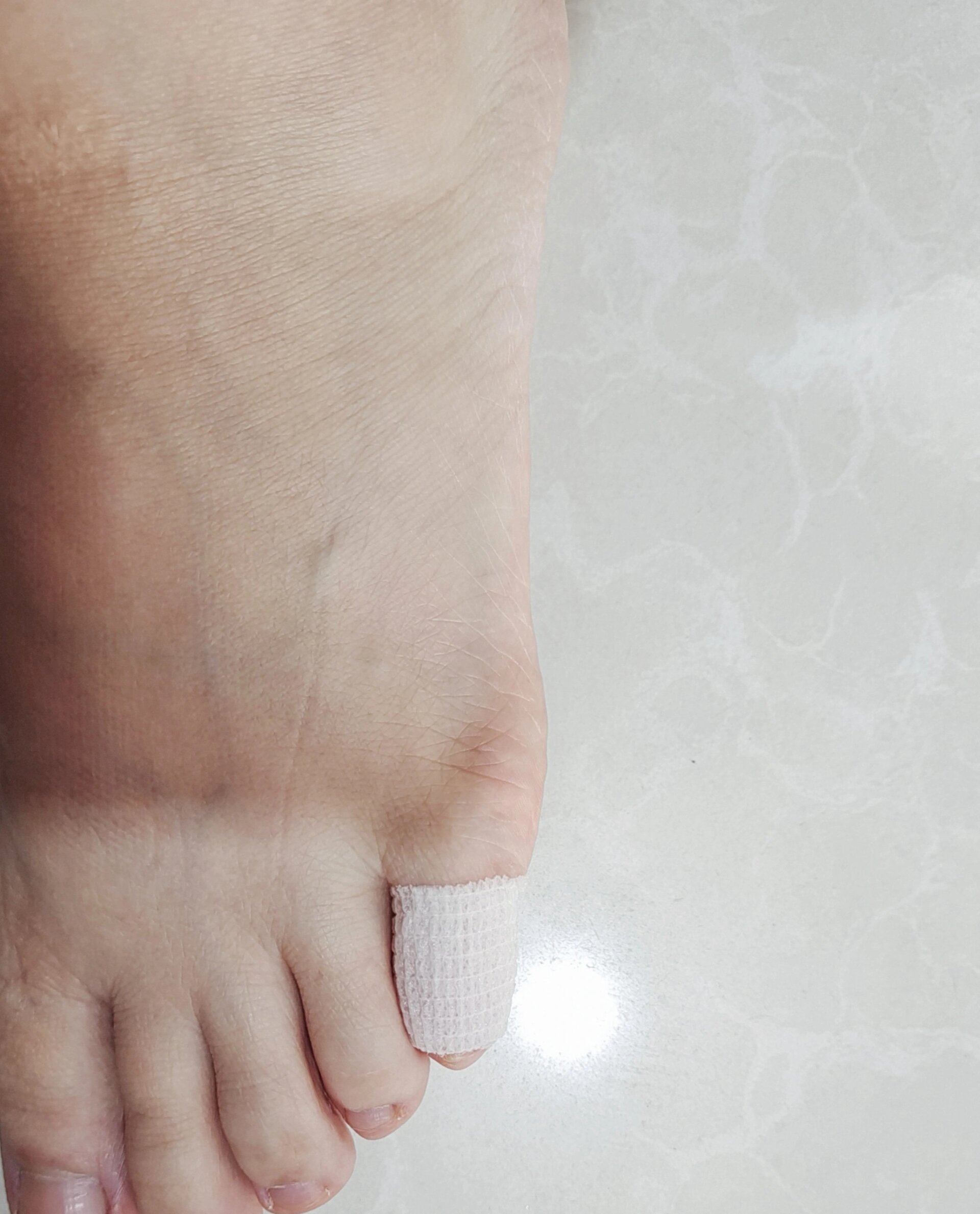 鞋子挤小脚趾头