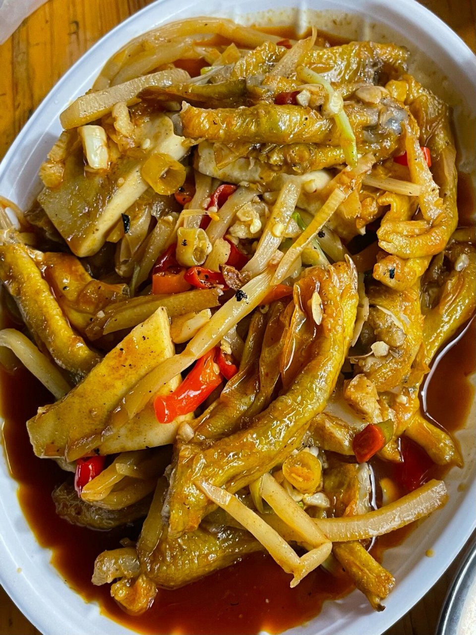 柳州酸笋炒鸭爪绝!绝!绝! 啊啊啊啊这个炒鸭爪也好绝!特别特别耙!