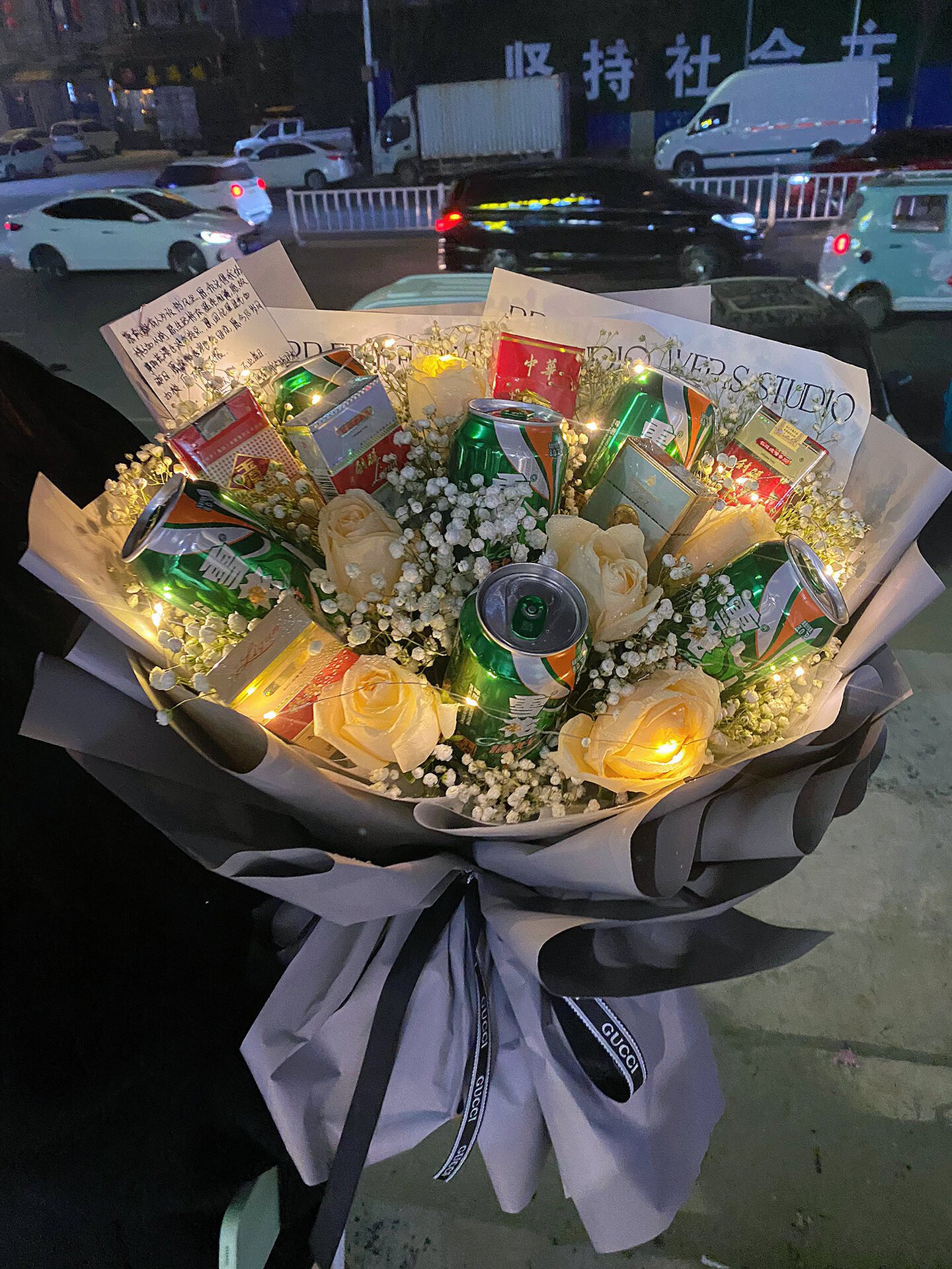 啤酒混搭香烟花束
