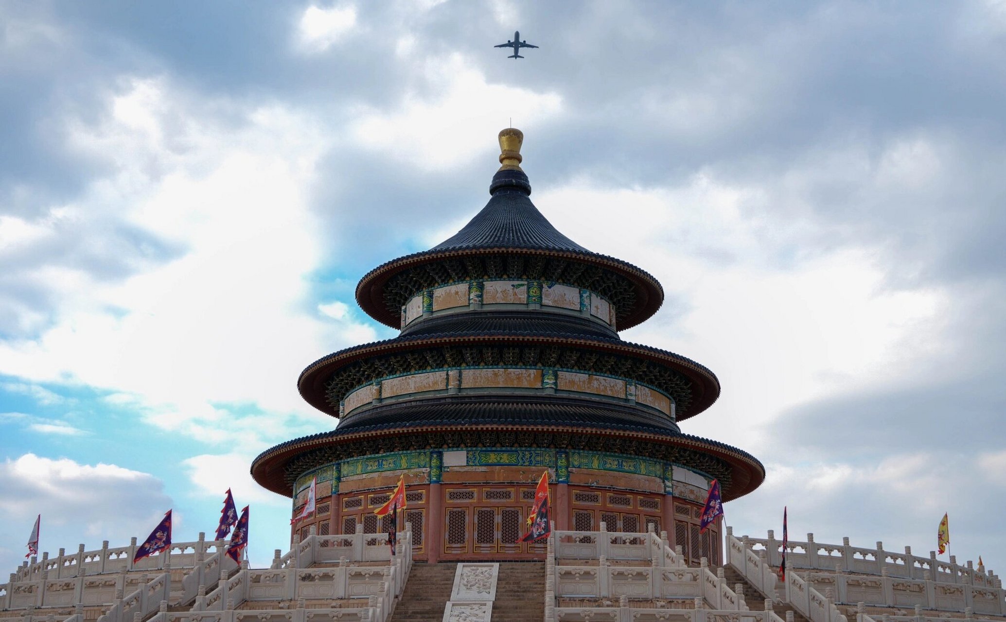 兰州新区影视城 里面不怎么完善,但是十一期间免费,有时间可以去转转