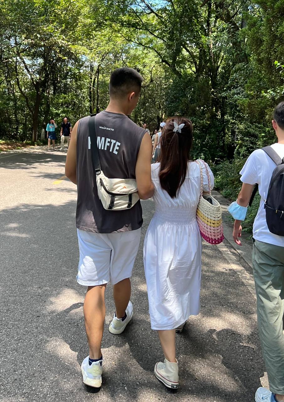 158和183的体型差身高差 来跟个风,真的好爱我男朋友这个身高体型,我