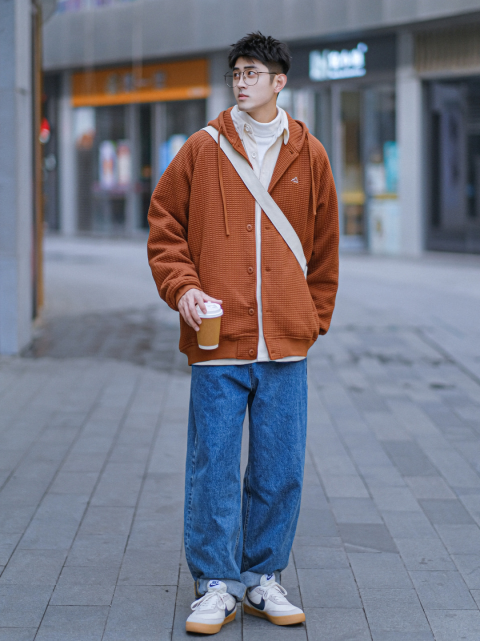 大年初一!分享一套"早春叠穿"—"蓝橙"撞色少年感穿搭!