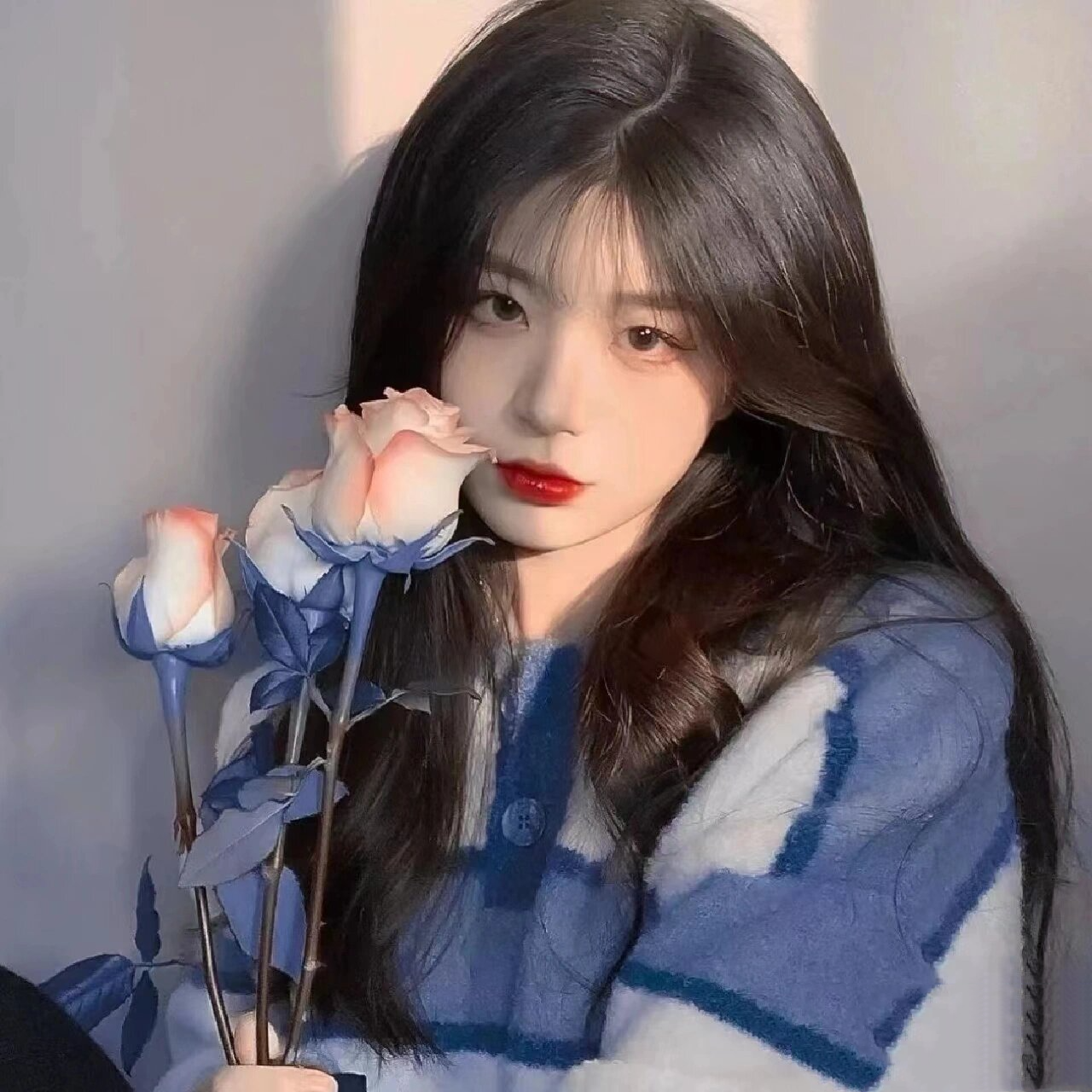 高冷女生头像来咯