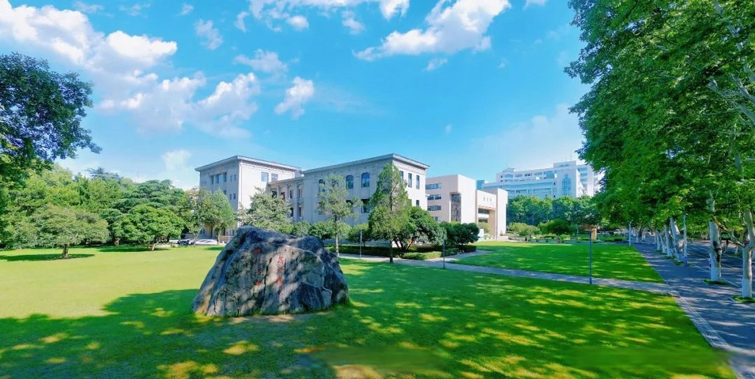 华科大开放进校预约#【7月8日起,华中科技大学开放社会公众预约进校