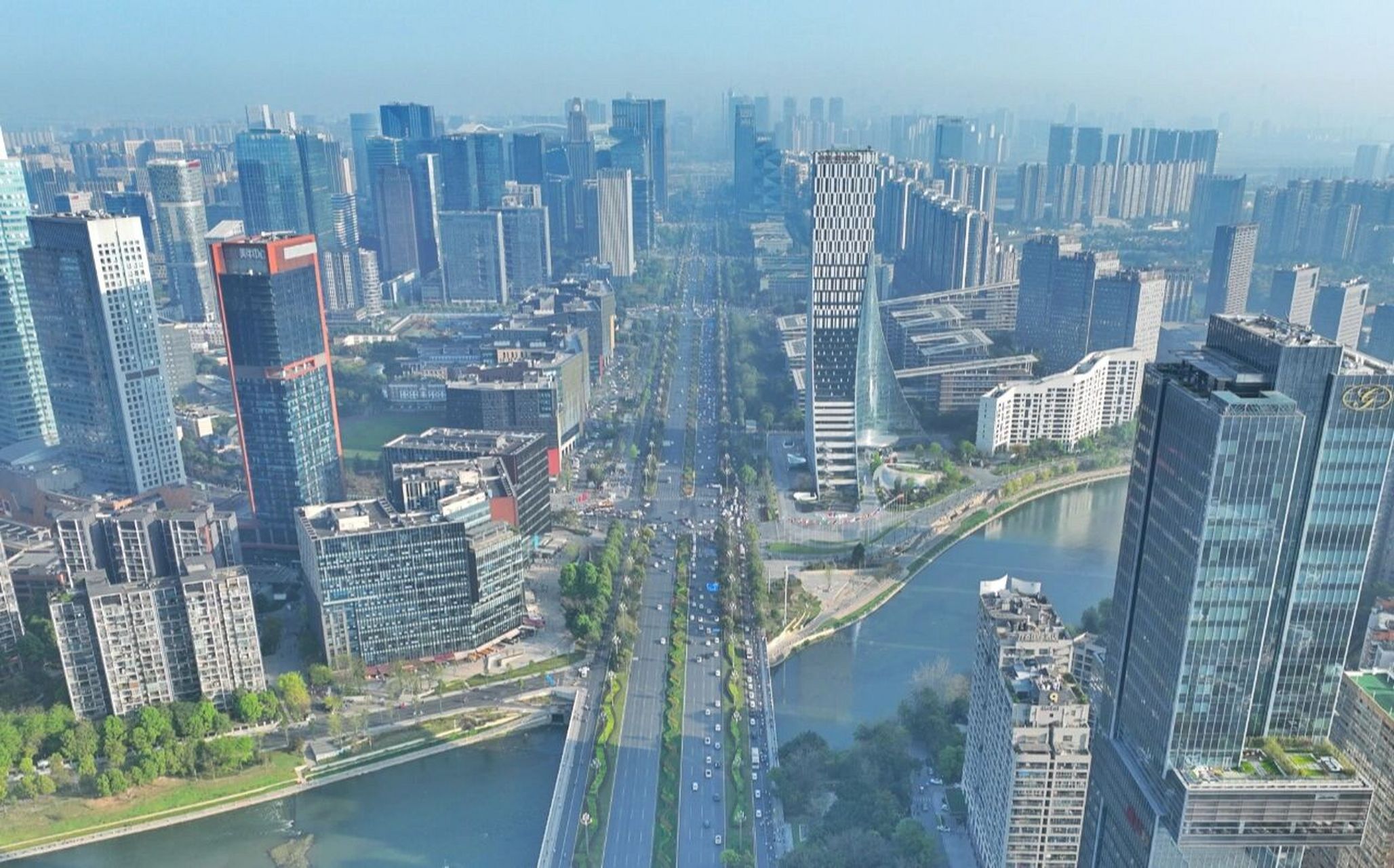 据说成都天府大道是世界上最长的城市主干道