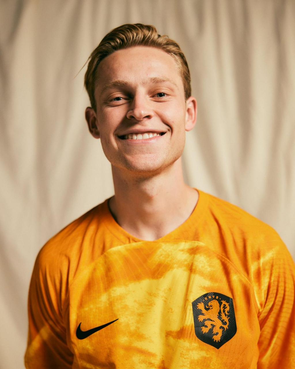 2022世界杯荷兰足球运动员弗伦基·德容 frenkie de jong,今年25岁,真