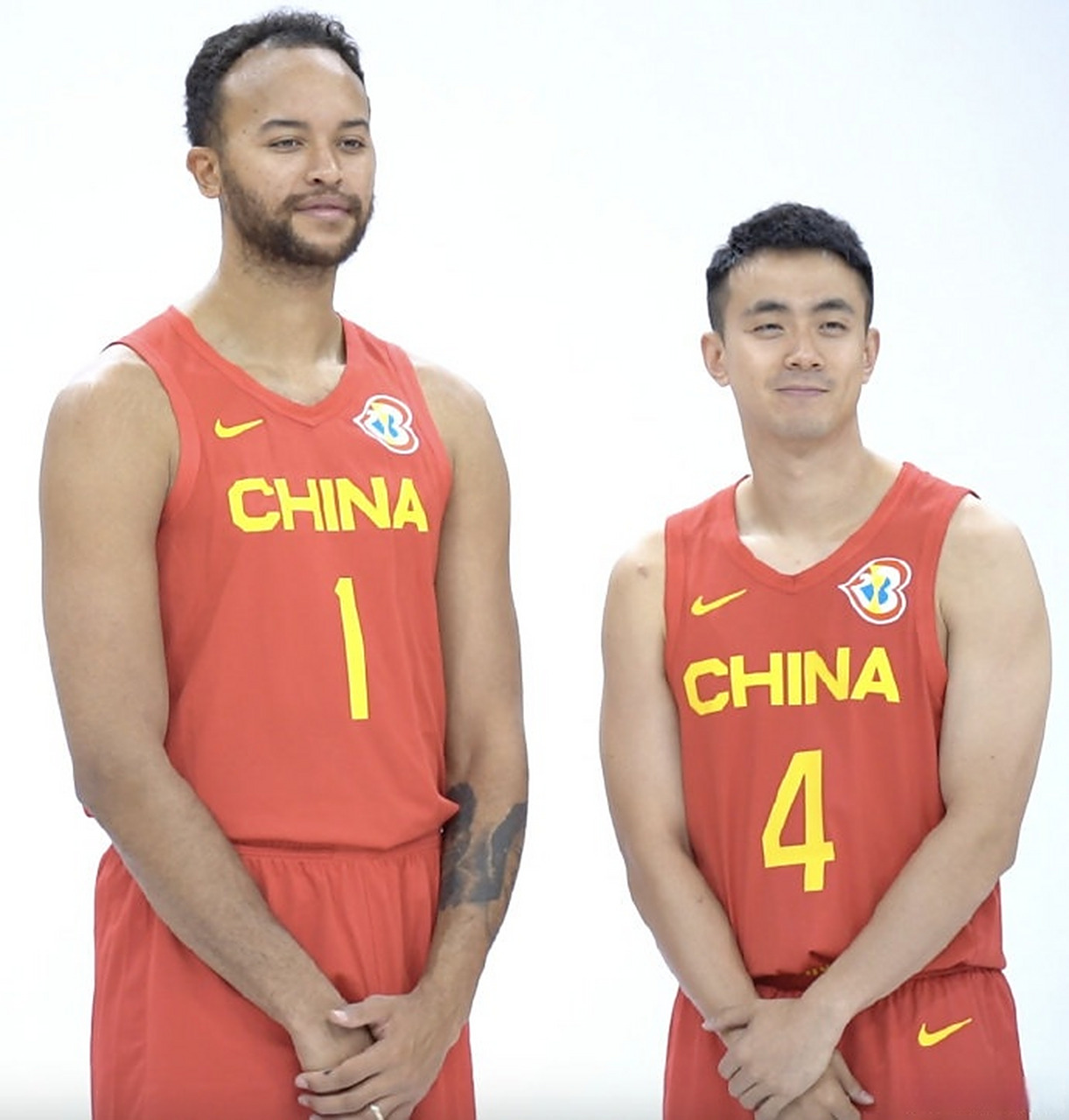 李凯尔 合影赵继伟pg 和崔cyx仔 !  #2023篮球世界杯