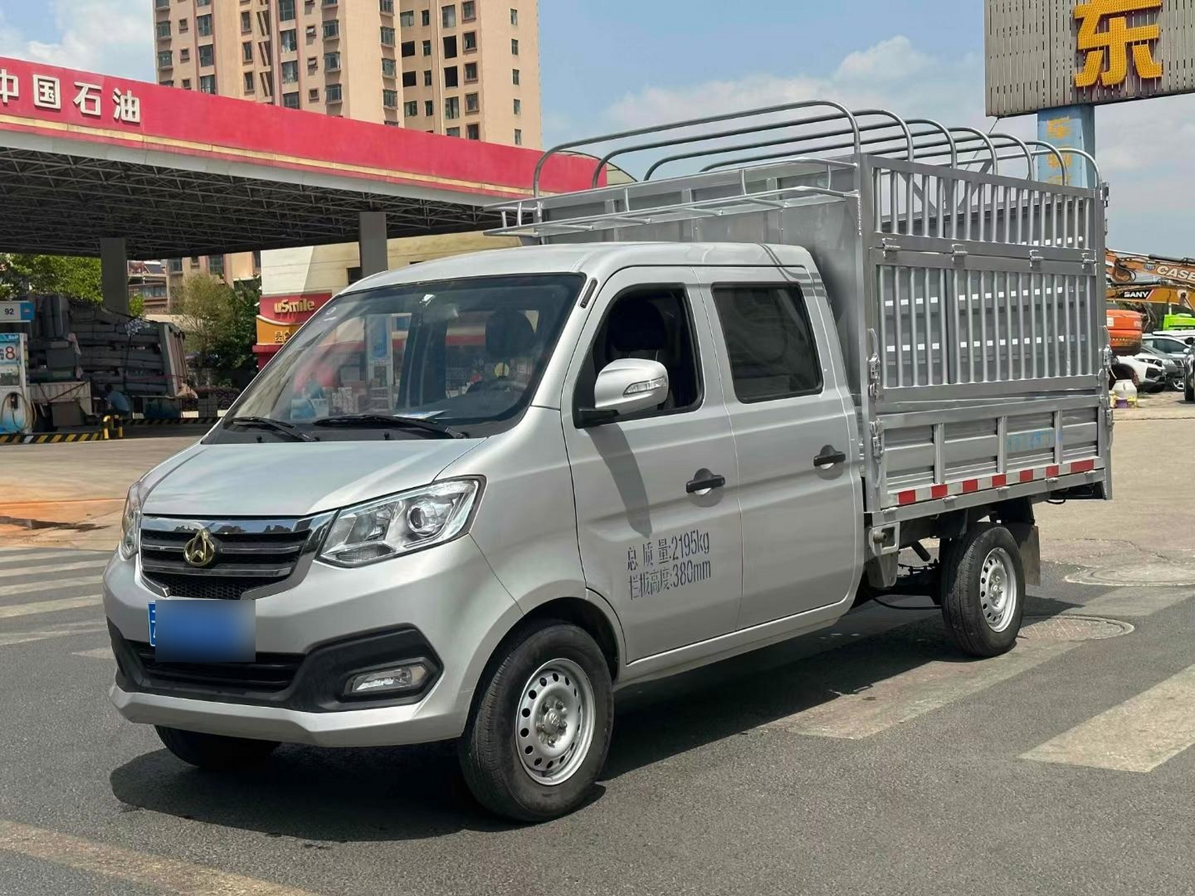 新到23年3月长安新豹t3,双排花篮,1.6l保险检车一整年,实表3千公里