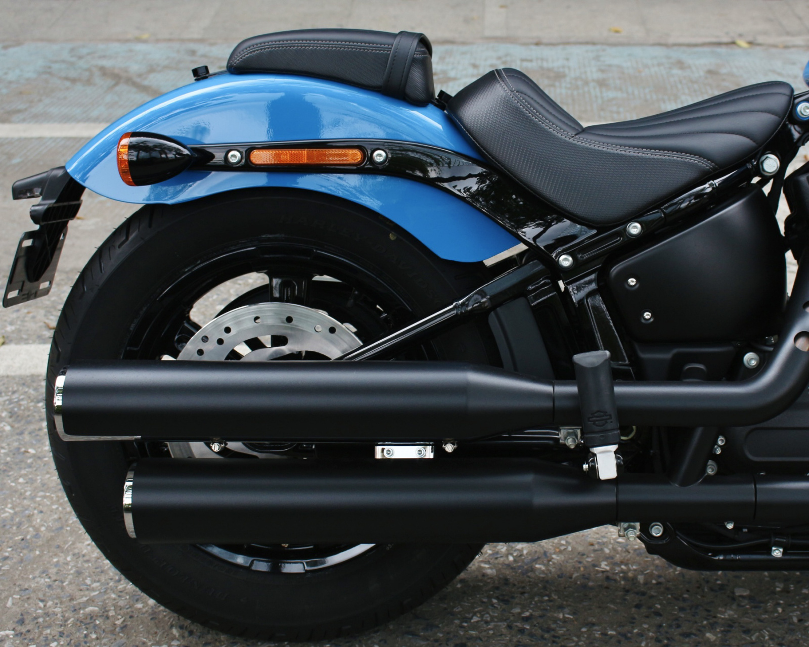 哈雷戴维森|streetbob 114ci 极简黑化风格,简练的设计语言 对于热爱