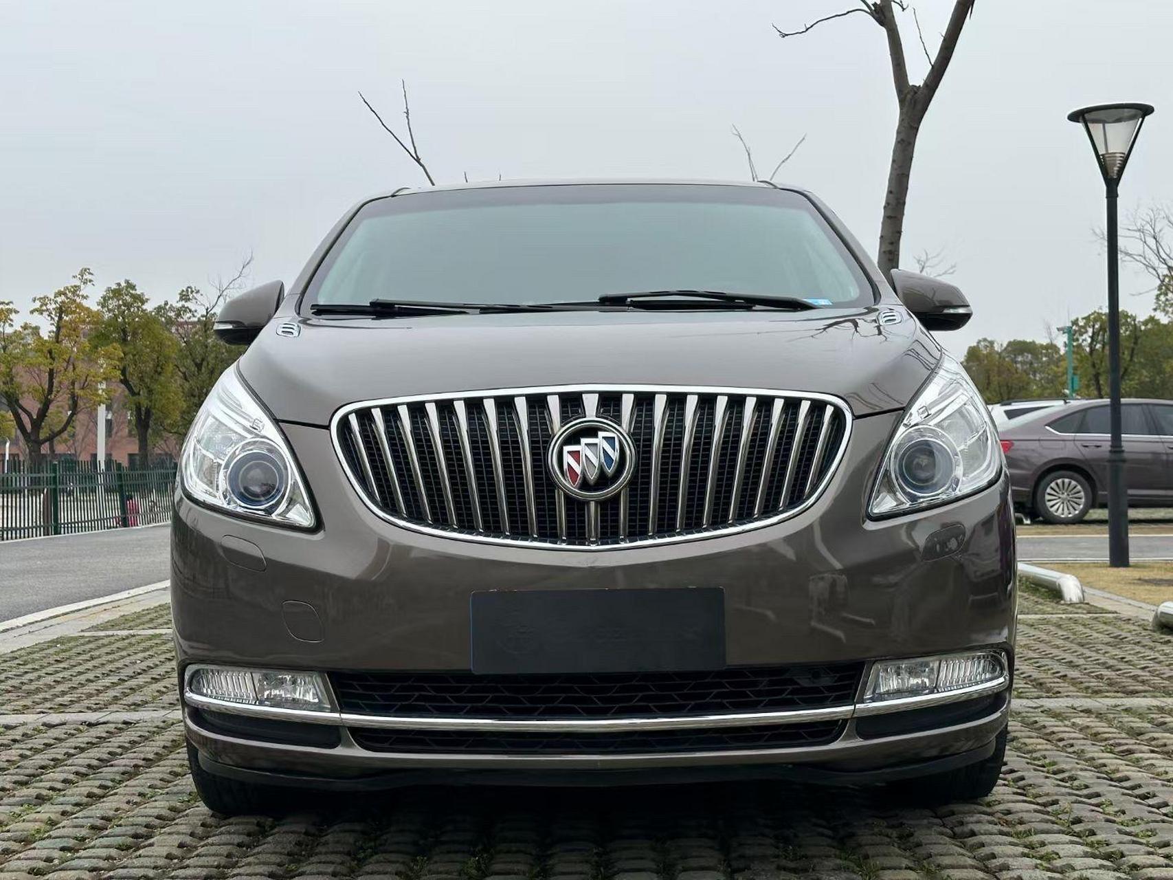 最新到店16年别克gl8 3.0豪华版指导价36.