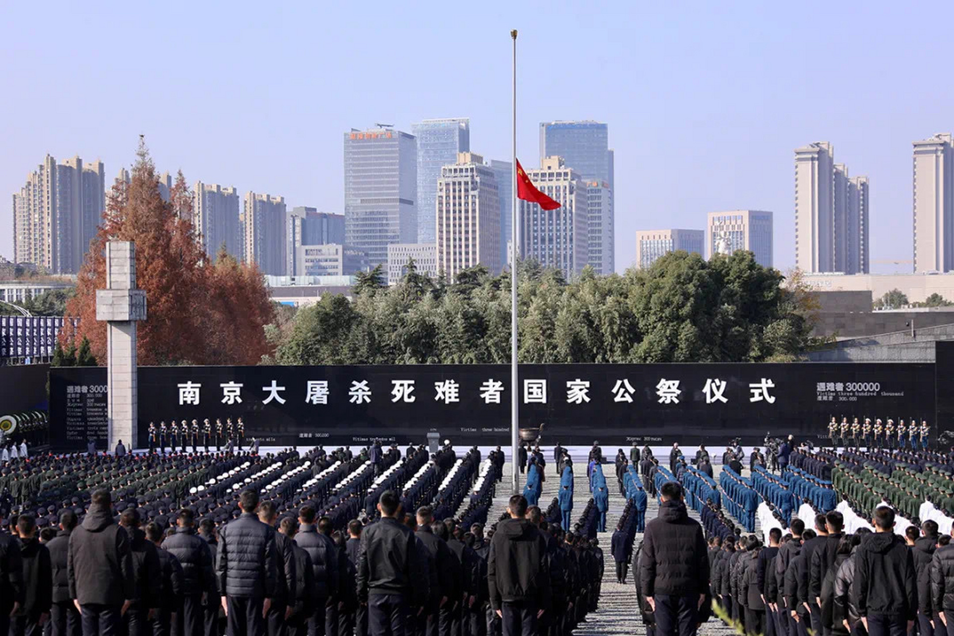 日前,上海震旦职业学院东方电影学院教师宋庚一,在课堂上公然质疑南京