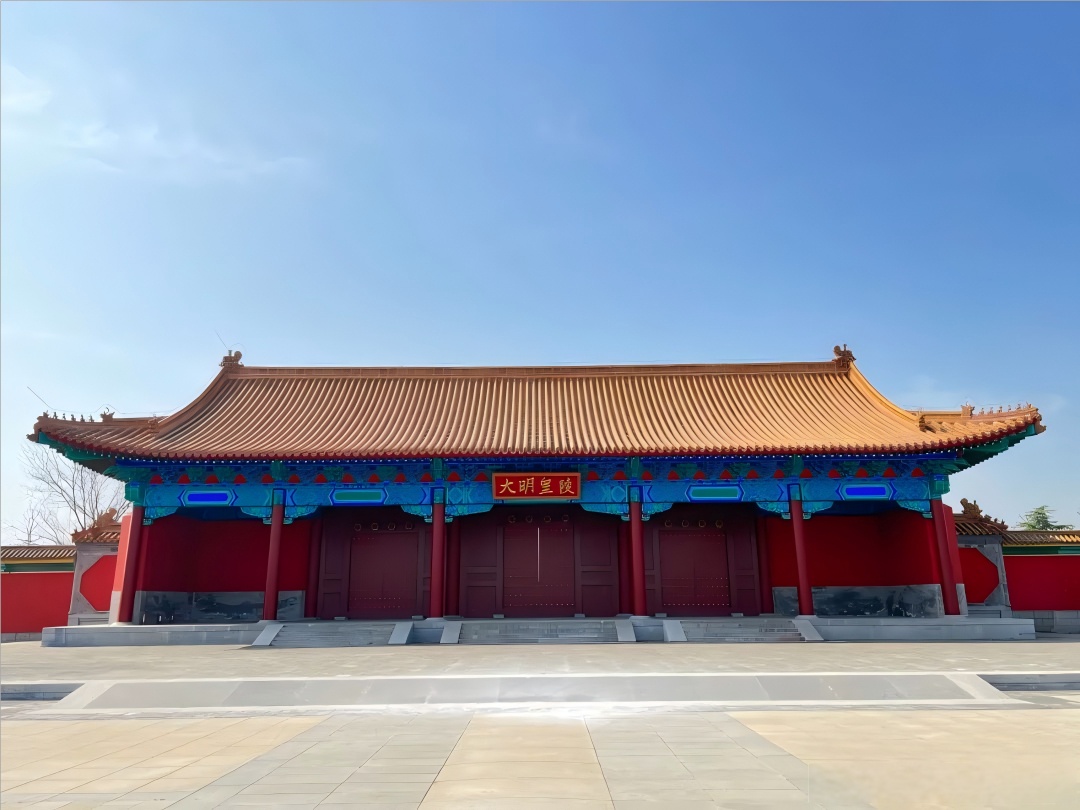 这里气象巍峨,蔚为壮观 虽非帝王之陵 但"宫阙殿宇