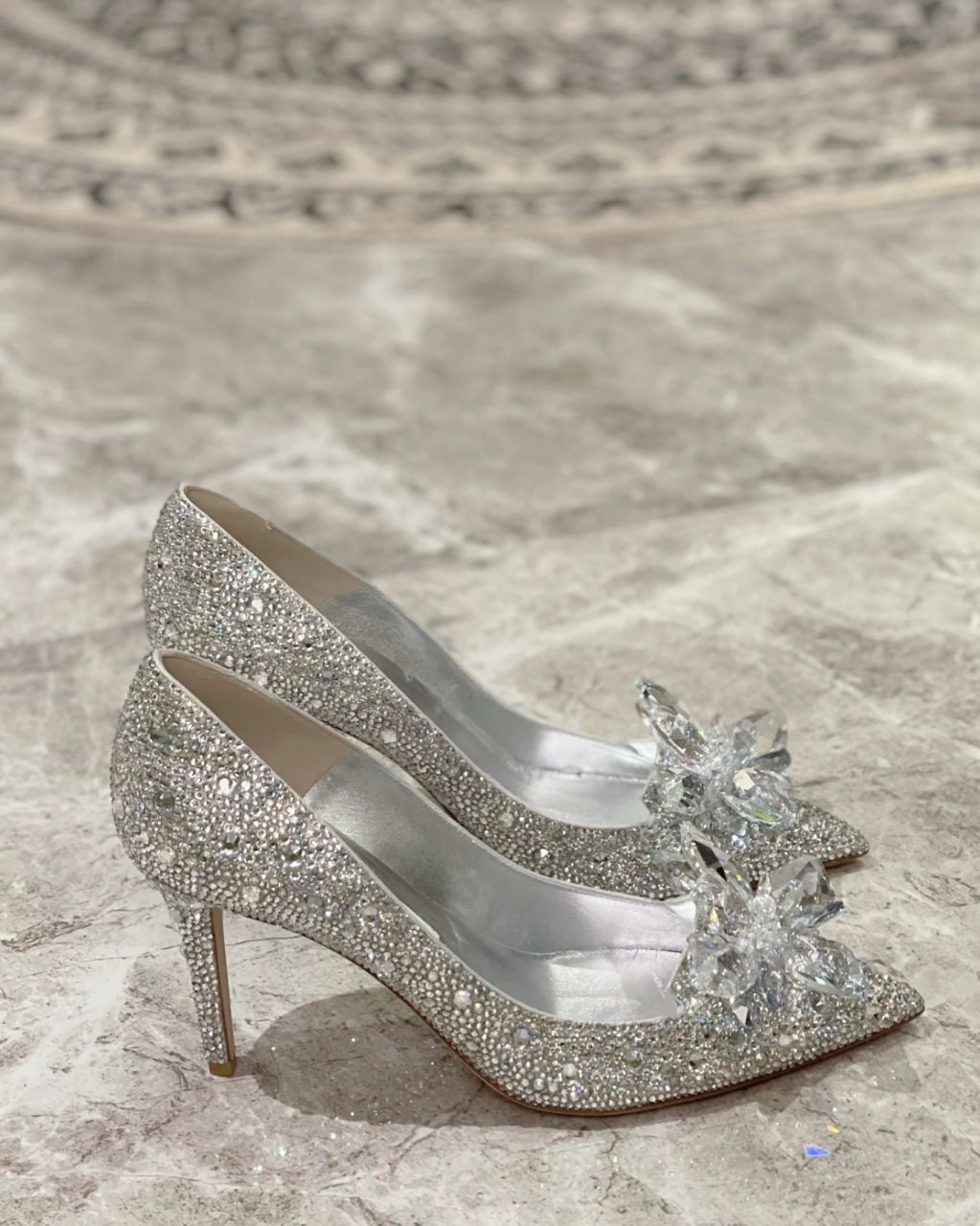 太美啦,没人能拒绝的jimmychoo水晶婚鞋!