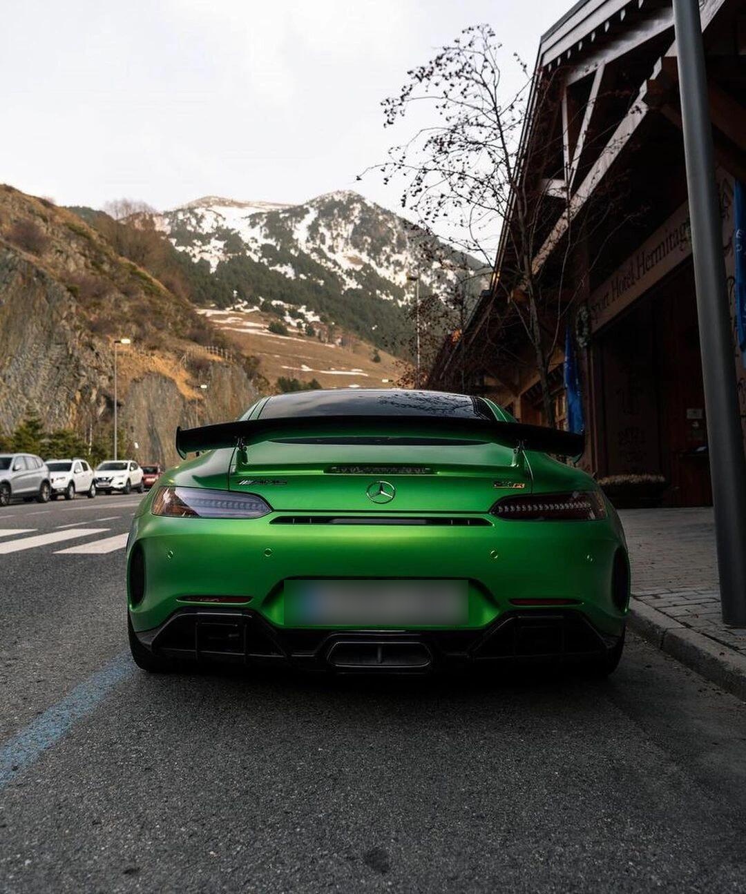 mercedes amg gtr