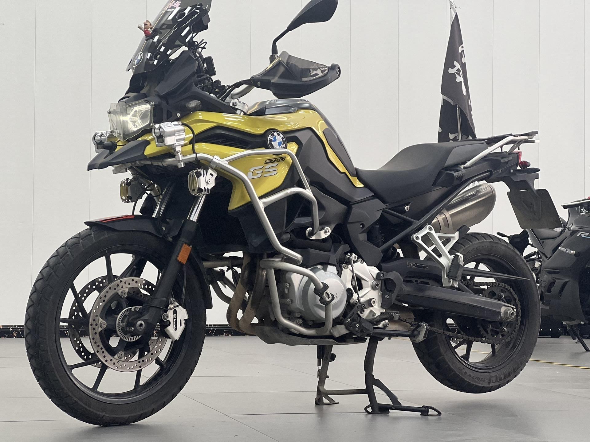 20年宝马f750gs 低配版改高配 全车精品无原地倒 全车2万公里持续上涨