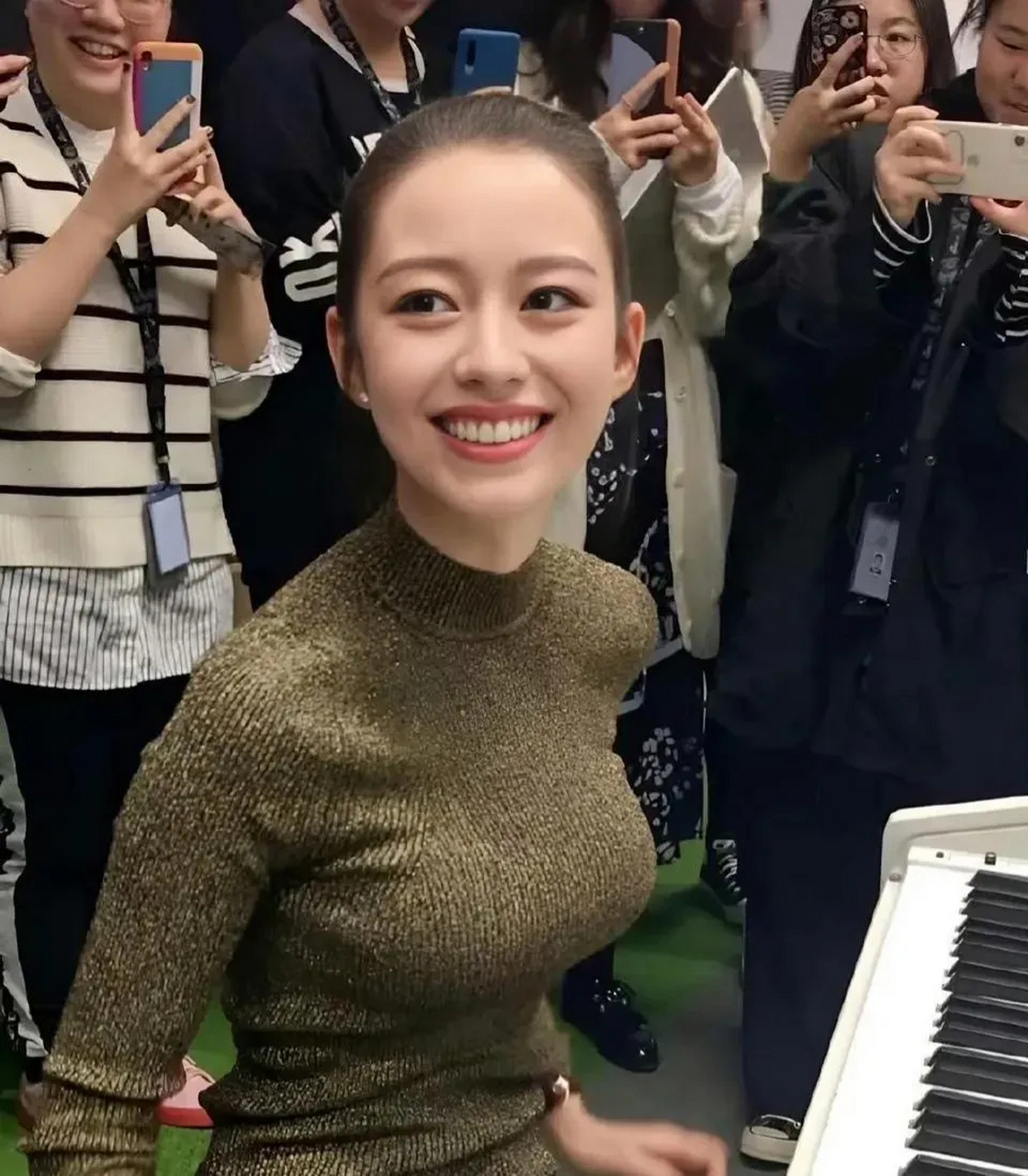 吉娜生女儿图片