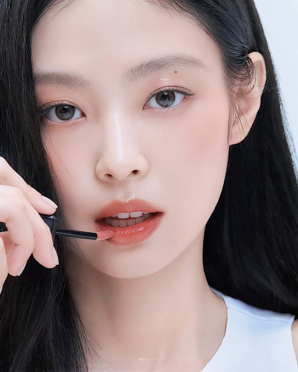 jennie的每一张照片都很好看呀,氛围感十足,实在是太美啦!