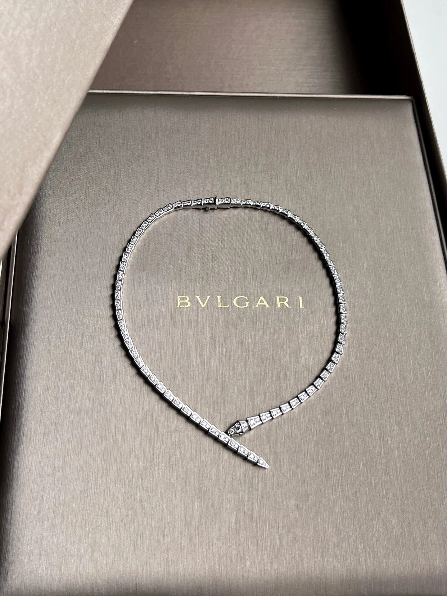 bvlgari宝格丽 灵蛇 白金满钻项链