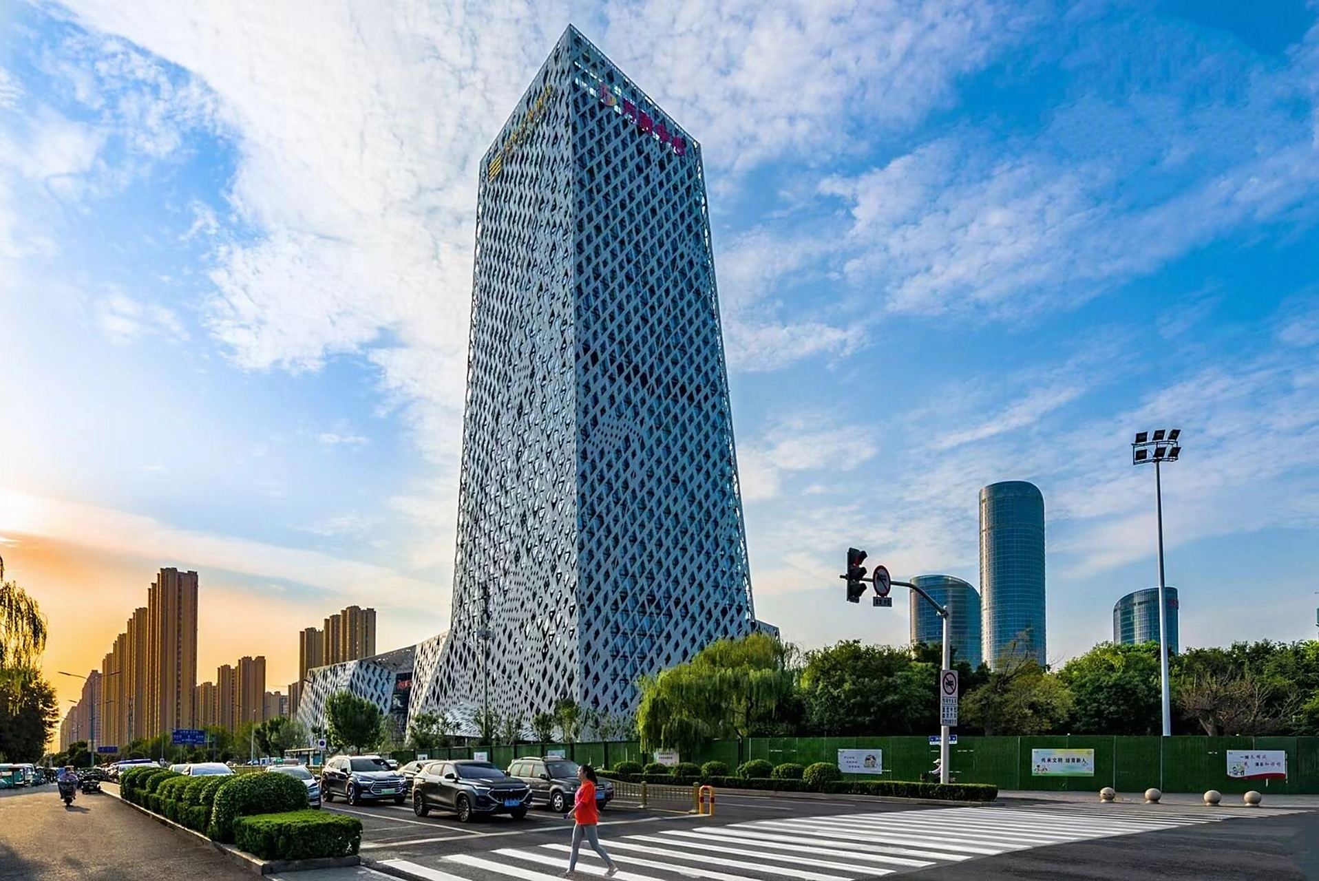 济南美悦云禧酒店 济南美悦云禧酒店总建筑面积超6万平米,涵盖全日