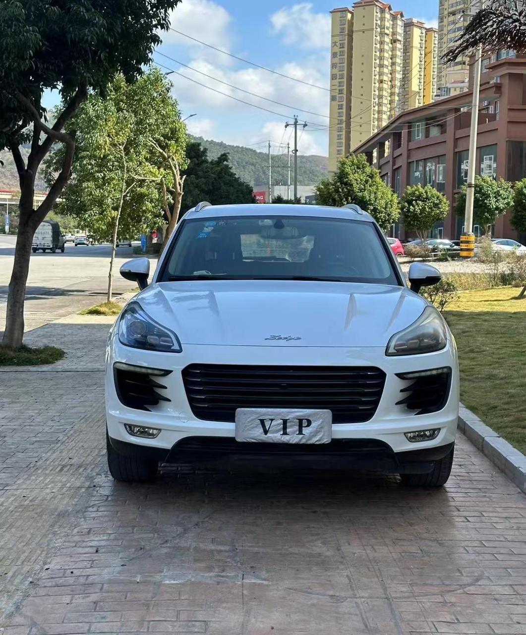 零首付,全款2万多,17年1月上牌 国产保时泰 众泰sr9 2.