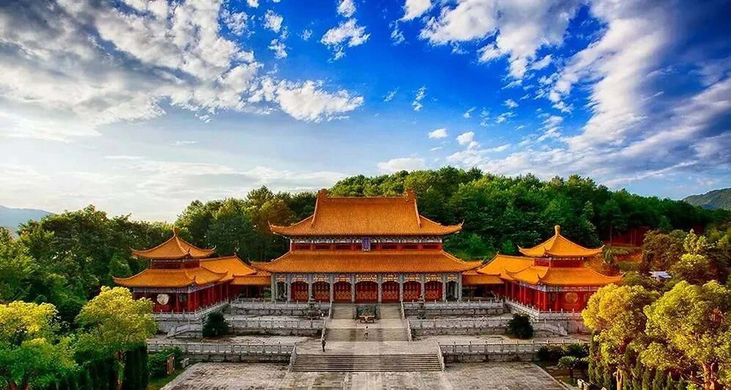 来炎陵必去十大景点(一)炎帝陵 炎帝陵又称"天子坟",位于湖南省株洲市