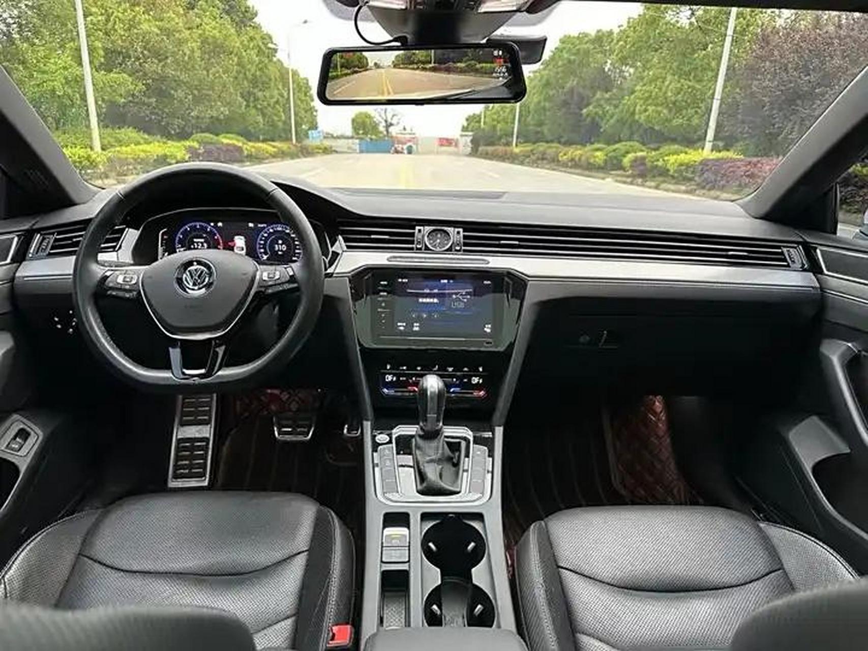 一汽-大众cc2020款330tsi魅颜.