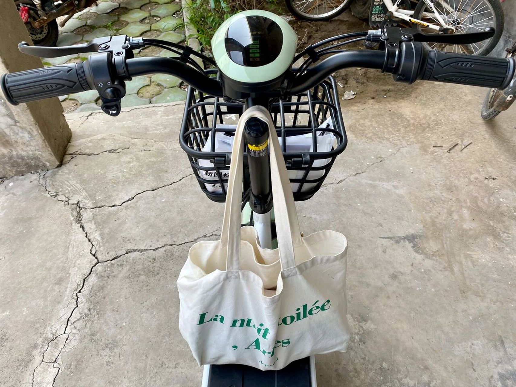 哈啰电动车h1绿色yyds!一千(1000)拿下!