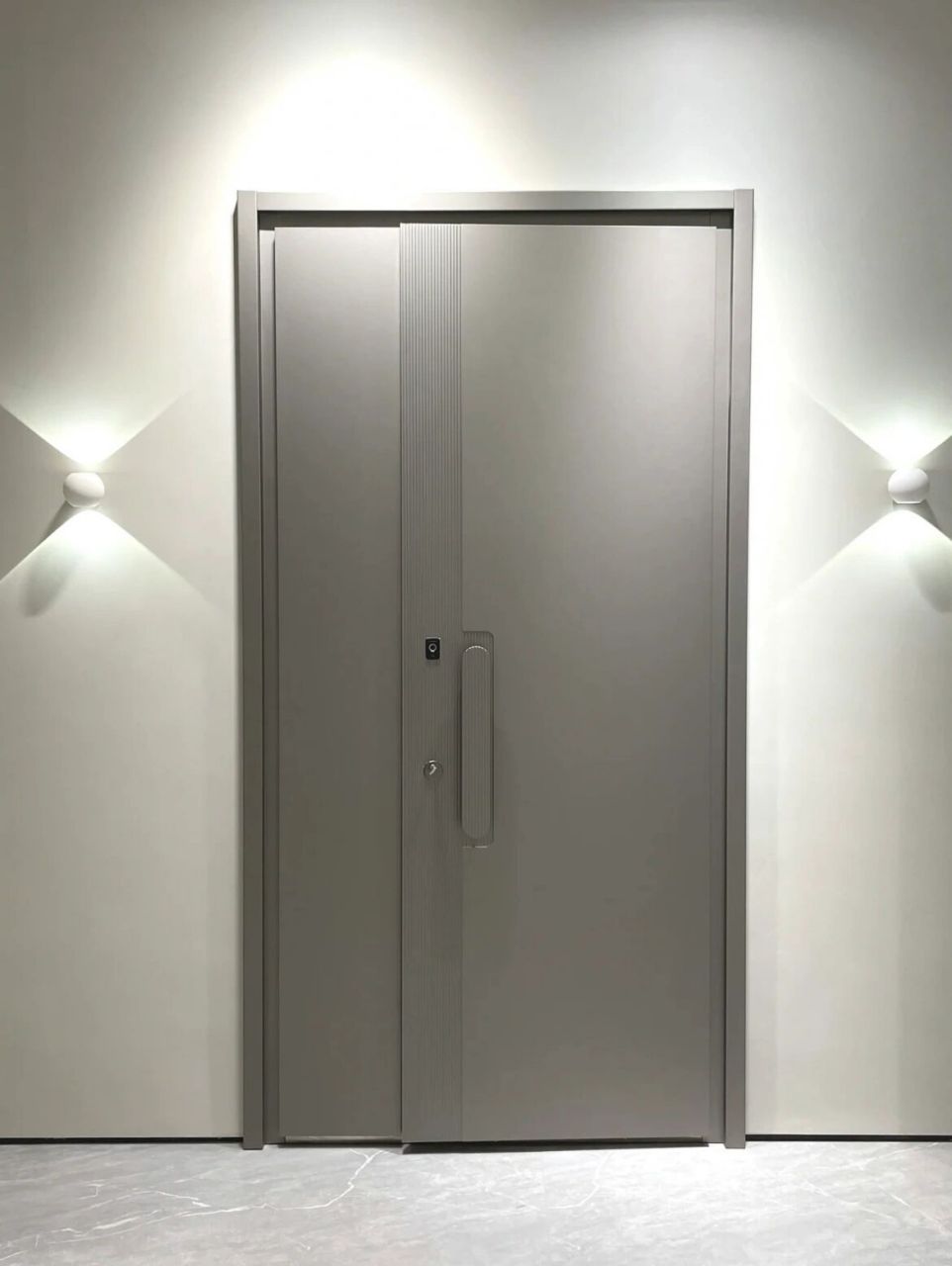 行稳致远 tata锦上宅入户门锦上宅入户门dk001意式卡门结构,造型外侧