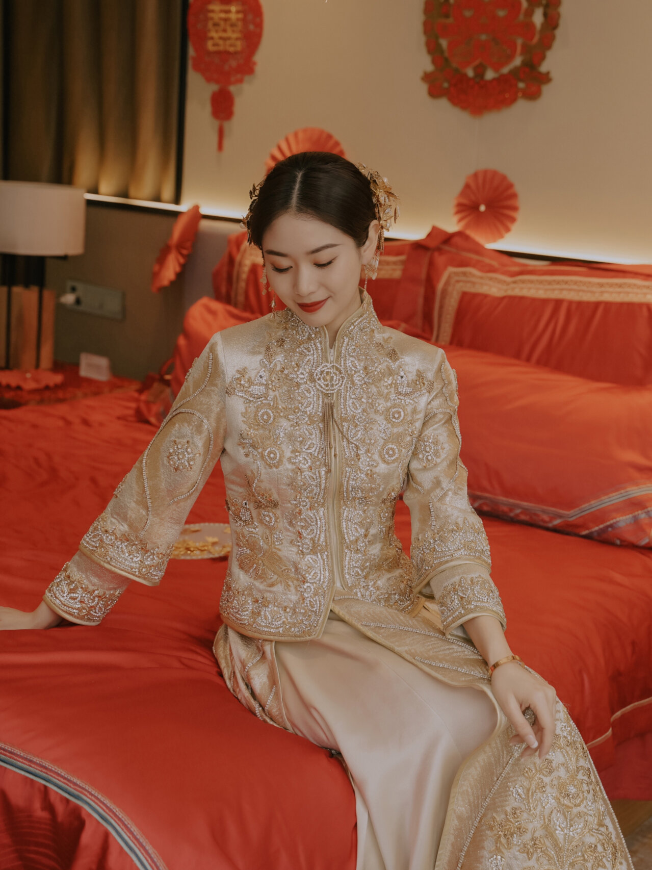 婚礼造型(二)|自带光圈的金色秀禾服969969♀15