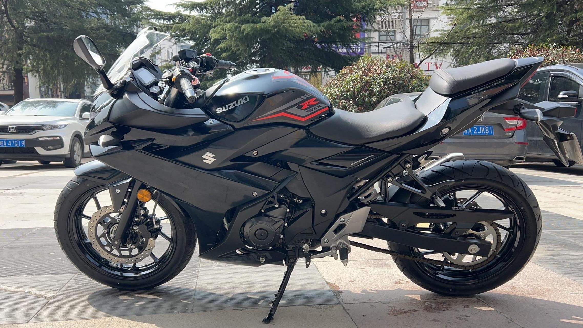 2023年准新 黑武士铃木gsx250 纯个人一手车  仅仅行驶300公里 非常新