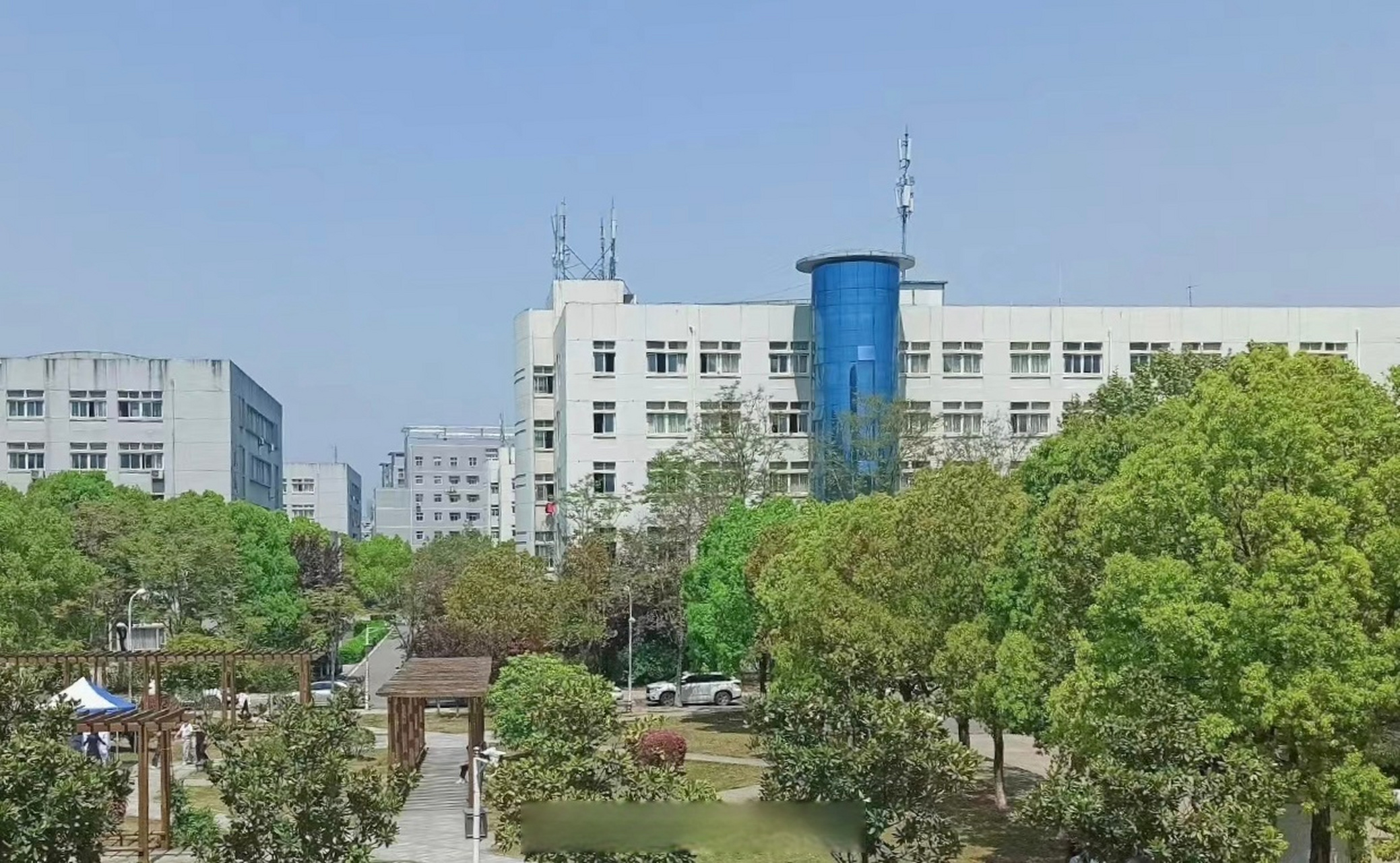 武汉传媒学院# #武传一角# 青春肆意飞扬,热爱经久不息.