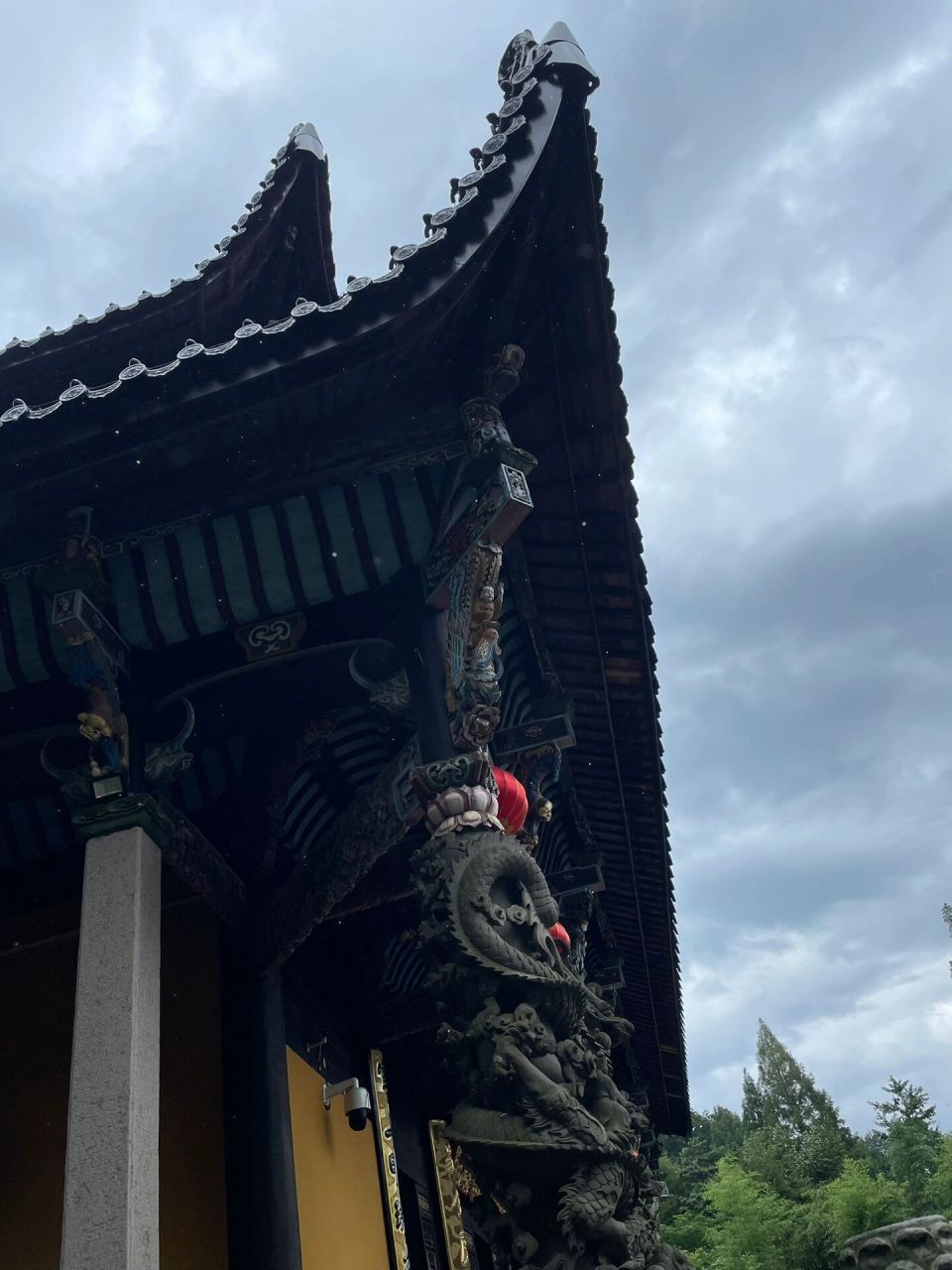 雨天的九华山92   今天天气下着小雨,九华山烟雾缭绕难得一见的风景