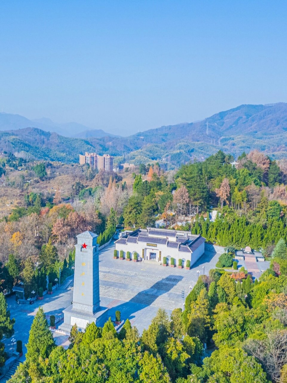 金寨县革命博物馆 金寨县革命博物馆坐落在金寨县梅山镇红军村,是金寨